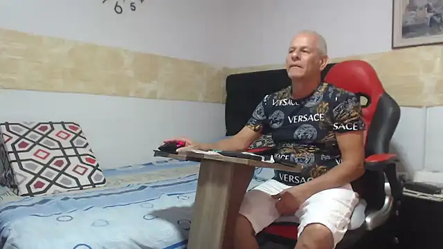 VALENTINO1983  online show from 09-13-25, 05:29