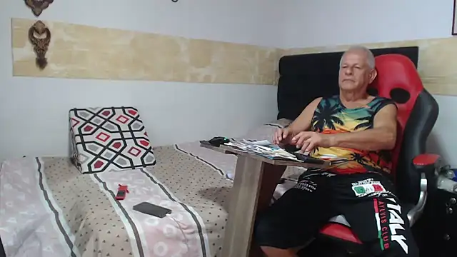 VALENTINO1983  online show from 10-22-25, 03:45