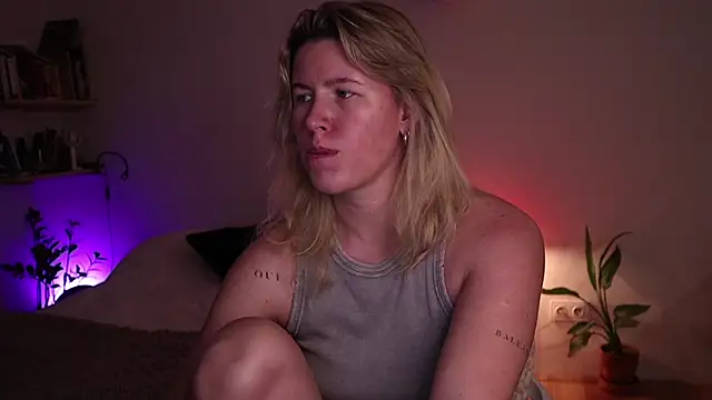 moonamii online show from 11-12-25, 07:24