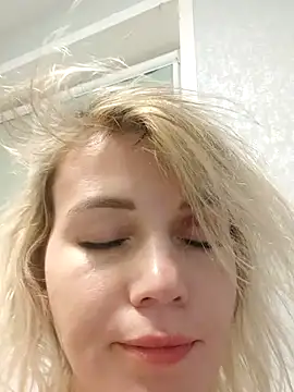 Snapshot of Linda_Gregory chatting on 12-16-24, 01:42 Linda Gregory online show from 12-16-24, 01:42