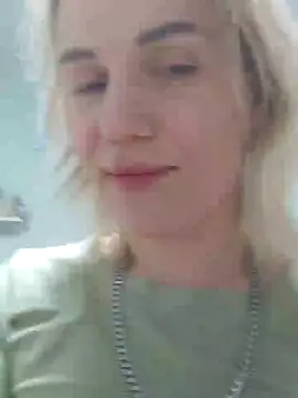 Snapshot of Linda_Gregory chatting on 02-14-25, 01:13 Linda Gregory online show from 02-14-25, 01:13