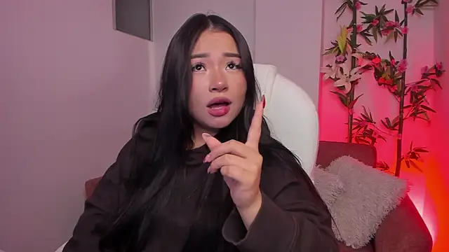 Snapshot of Lulu_Sakura_ chatting on 12-15-24, 10:39 Lulu Sakura online show from 12-15-24, 10:39