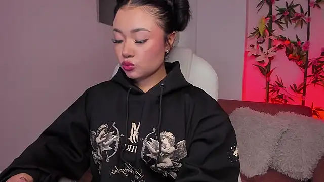 Snapshot of Lulu_Sakura_ chatting on 01-30-25, 02:49 Lulu Sakura online show from 01-30-25, 02:49