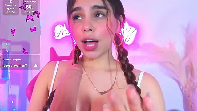 Snapshot of crisbell_lopez chatting on 02-19-26, 12:39 crisbell lopez online show from 02-19-26, 12:39