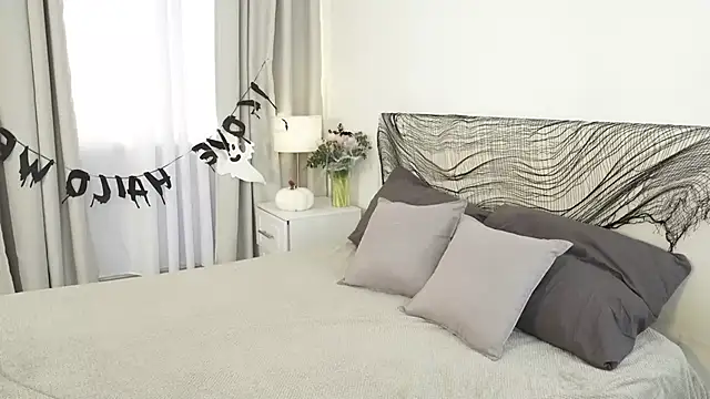 FiaMoor online show from 10-23-25, 10:36