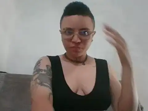 Snapshot of EdenJupiter chatting on 03-17-25, 10:17 EdenJupiter online show from 03-17-25, 10:17