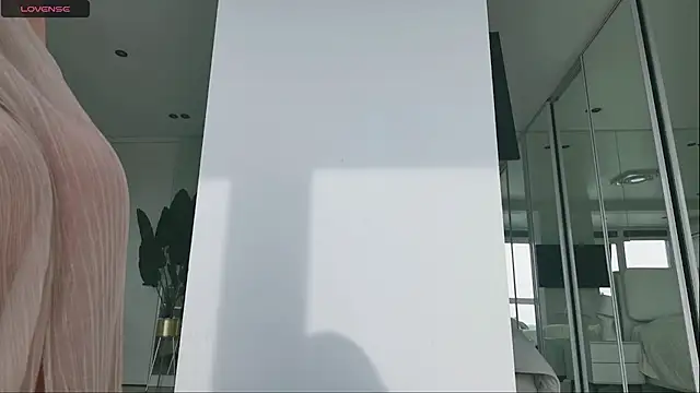 Snapshot of wowEva chatting on 03-16-25, 09:16 wowEva online show from 03-16-25, 09:16