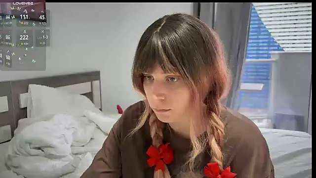 ShiroiFubuki online show from 09-18-25, 01:46