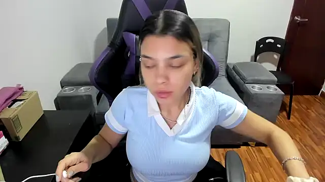 LuisaReyes 2911 online show from 01-13-25, 03:01