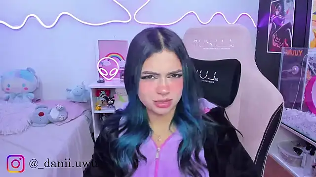 CuteDani  online show from 11-11-25, 10:04