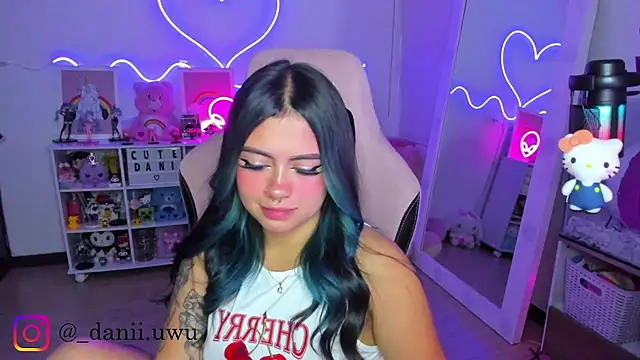 CuteDani  online show from 02-05-26, 08:52