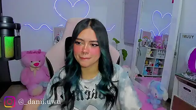 CuteDani  online show from 03-20-26, 03:11