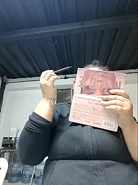 silvia lane online show from 10-24-25, 03:47