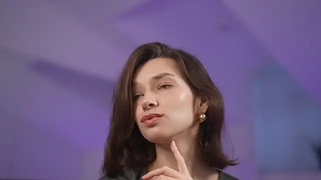 Snapshot of VivianLy_ chatting on 01-09-25, 07:52 VivianLy online show from 01-09-25, 07:52