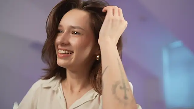 Snapshot of VivianLy_ chatting on 01-09-25, 11:03 VivianLy online show from 01-09-25, 11:03