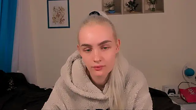 OliviaKisss online show from 04-25-26, 01:41