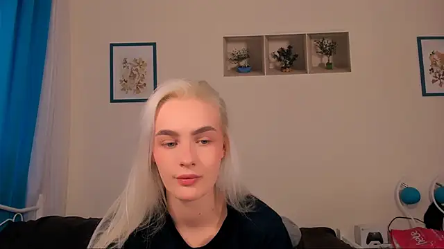 OliviaKisss online show from 04-26-26, 01:42