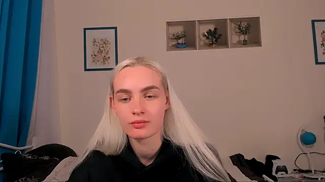 OliviaKisss online show from 05-18-26, 06:58