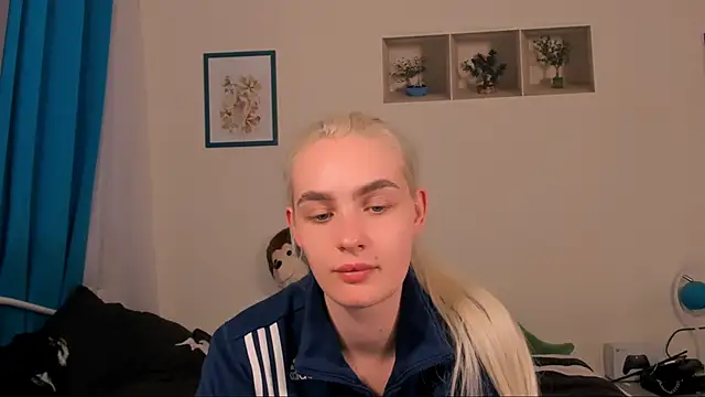 OliviaKisss online show from 06-02-26, 06:32