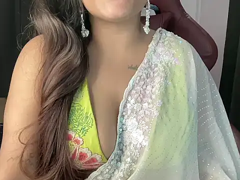 Snapshot of shanayaaa_1 chatting on 06-15-26, 07:27 shanayaaa 1 online show from 06-15-26, 07:27