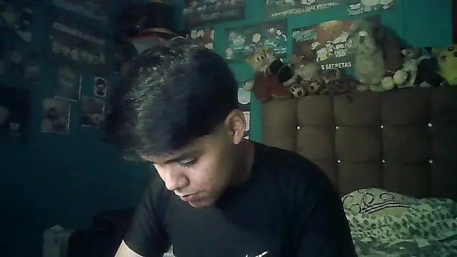 Snapshot of Valesh20 chatting on 12-22-25, 03:14 Valesh20 online show from 12-22-25, 03:14