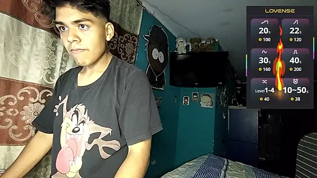 Snapshot of Valesh20 chatting on 02-21-26, 01:28 Valesh20 online show from 02-21-26, 01:28