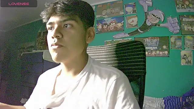 Snapshot of Valesh20 chatting on 03-08-26, 04:16 Valesh20 online show from 03-08-26, 04:16