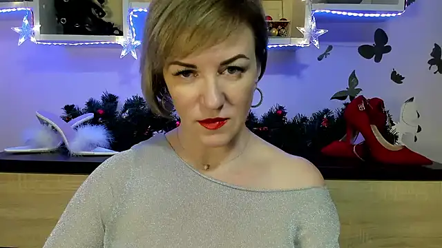 Snapshot of feliziaDesire chatting on 01-11-25, 06:45 feliziaDesire online show from 01-11-25, 06:45