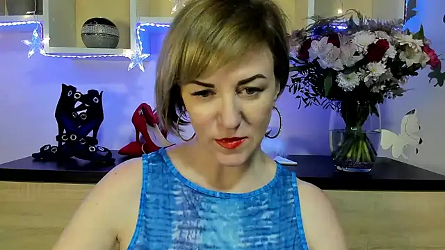 Snapshot of feliziaDesire chatting on 01-12-25, 01:05 feliziaDesire online show from 01-12-25, 01:05