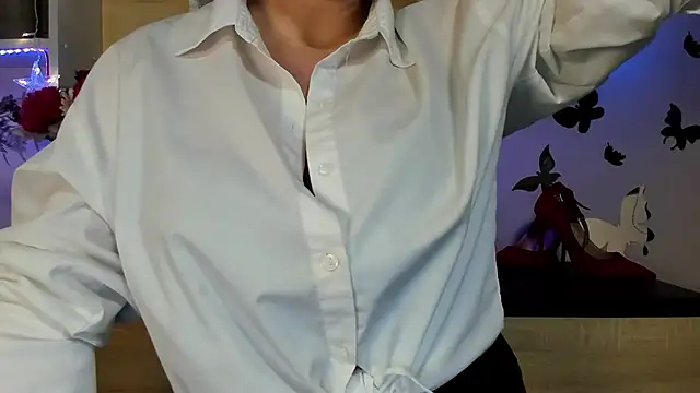 Snapshot of feliziaDesire chatting on 01-13-25, 03:58 feliziaDesire online show from 01-13-25, 03:58