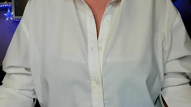 Snapshot of feliziaDesire chatting on 02-03-25, 11:53 feliziaDesire online show from 02-03-25, 11:53