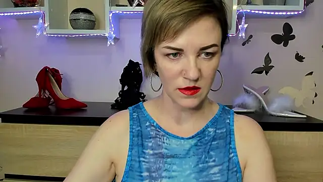 Snapshot of feliziaDesire chatting on 02-26-25, 11:52 feliziaDesire online show from 02-26-25, 11:52