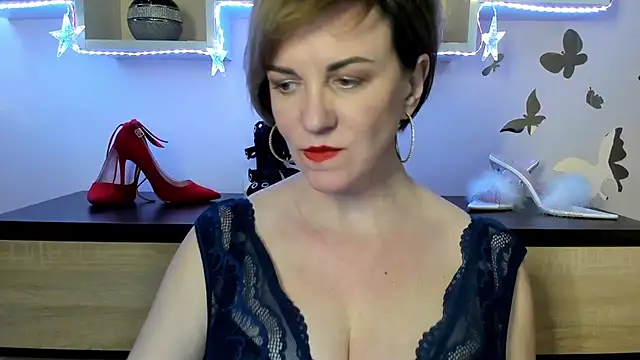 Snapshot of feliziaDesire chatting on 03-05-25, 10:21 feliziaDesire online show from 03-05-25, 10:21
