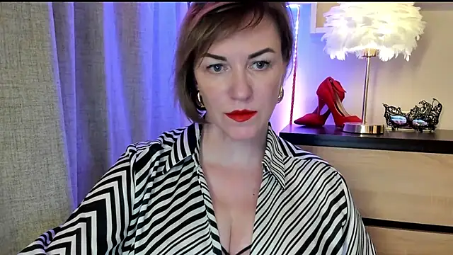 Snapshot of feliziaDesire chatting on 09-28-25, 10:09 feliziaDesire online show from 09-28-25, 10:09