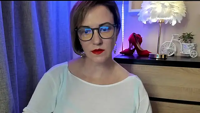 Snapshot of feliziaDesire chatting on 10-06-25, 01:08 feliziaDesire online show from 10-06-25, 01:08