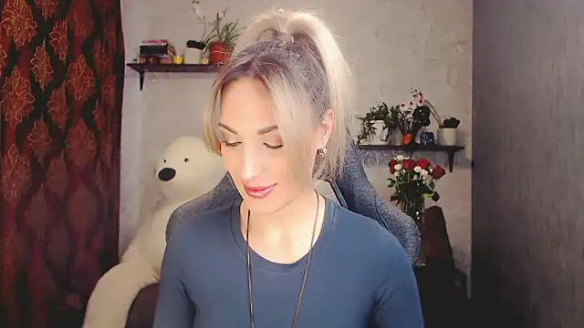 MillaXQueen online show from 03-10-25, 09:53