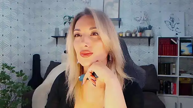 MillaXQueen online show from 05-14-26, 11:17
