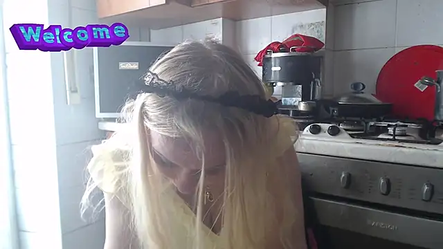 Snapshot of martachatte chatting on 02-26-25, 10:15 martachatte online show from 02-26-25, 10:15