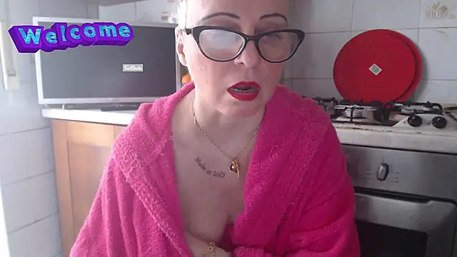 Snapshot of martachatte chatting on 02-27-25, 02:00 martachatte online show from 02-27-25, 02:00