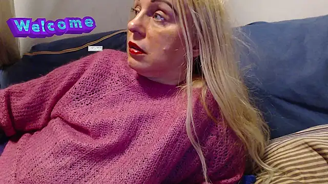 Snapshot of martachatte chatting on 03-02-25, 06:30 martachatte online show from 03-02-25, 06:30