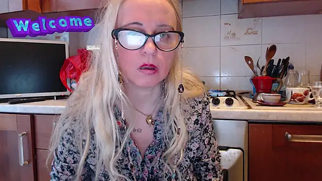 Snapshot of martachatte chatting on 03-03-25, 06:04 martachatte online show from 03-03-25, 06:04