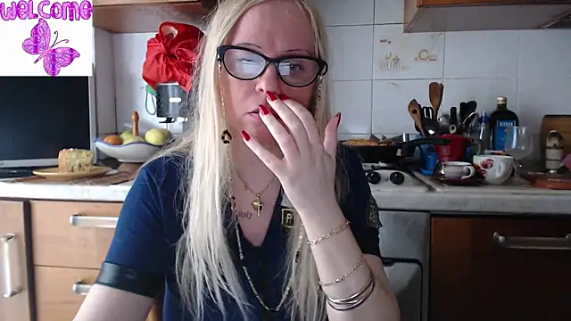 Snapshot of martachatte chatting on 03-10-25, 03:30 martachatte online show from 03-10-25, 03:30