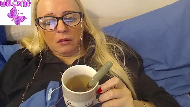 Snapshot of martachatte chatting on 03-15-25, 01:52 martachatte online show from 03-15-25, 01:52