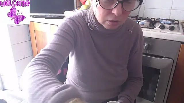 Snapshot of martachatte chatting on 03-17-25, 07:24 martachatte online show from 03-17-25, 07:24