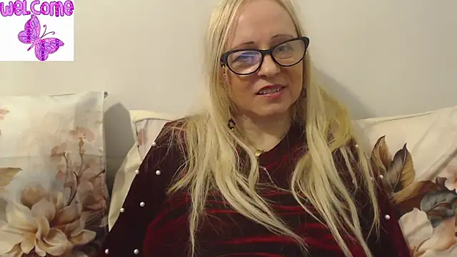 Snapshot of martachatte chatting on 03-20-25, 07:04 martachatte online show from 03-20-25, 07:04