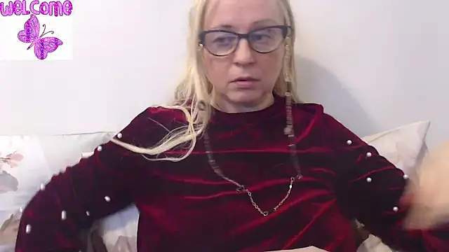Snapshot of martachatte chatting on 03-21-25, 08:28 martachatte online show from 03-21-25, 08:28