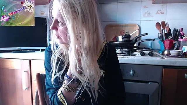 Snapshot of martachatte chatting on 09-16-25, 07:42 martachatte online show from 09-16-25, 07:42