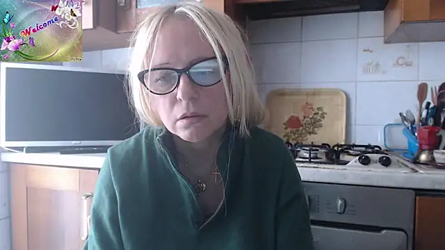 Snapshot of martachatte chatting on 09-27-25, 08:08 martachatte online show from 09-27-25, 08:08