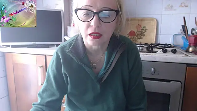 Snapshot of martachatte chatting on 09-28-25, 08:20 martachatte online show from 09-28-25, 08:20