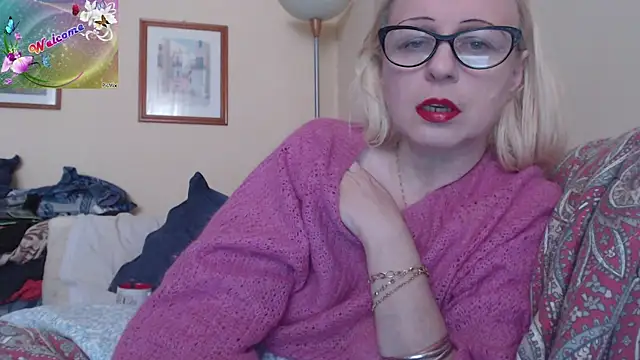 Snapshot of martachatte chatting on 10-02-25, 09:05 martachatte online show from 10-02-25, 09:05